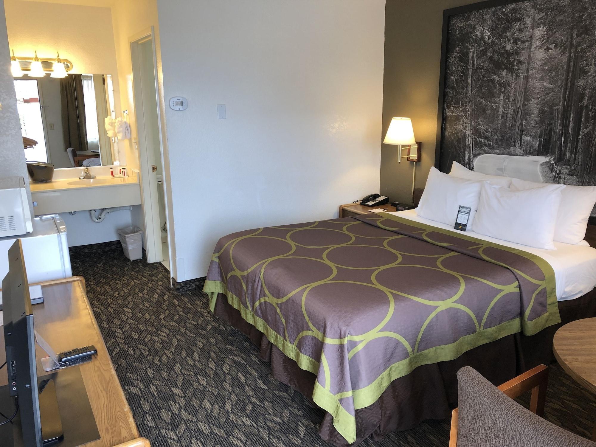 Super 8 By Wyndham Fort Bragg Exteriér fotografie