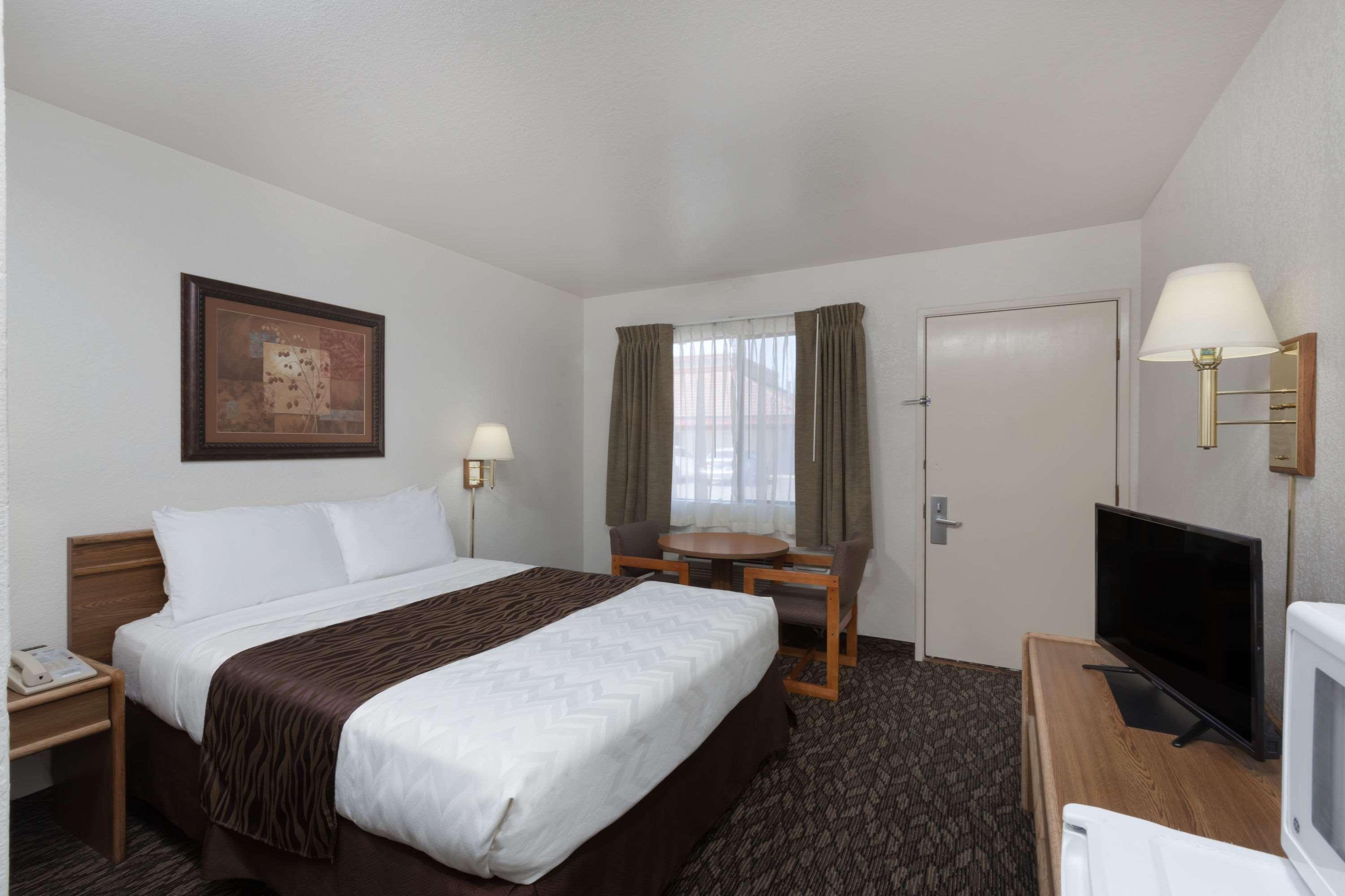 Super 8 By Wyndham Fort Bragg Exteriér fotografie
