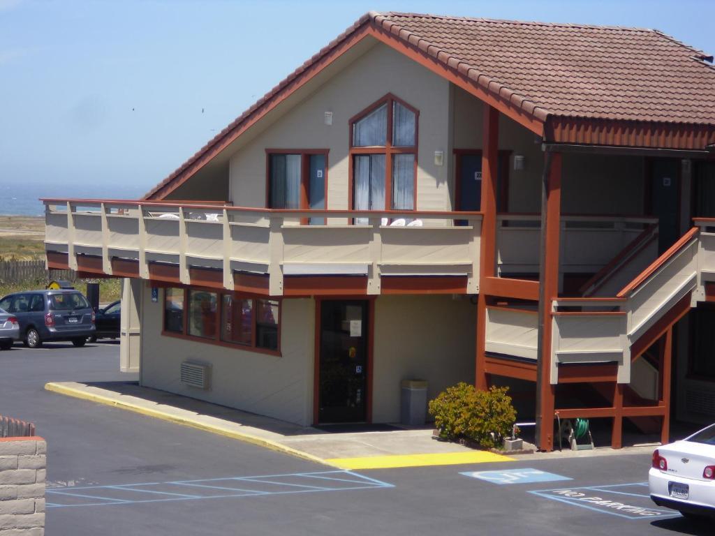 Super 8 By Wyndham Fort Bragg Exteriér fotografie